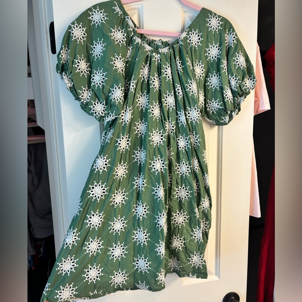 TheKorner Green Patterned Dress with puff sleeves